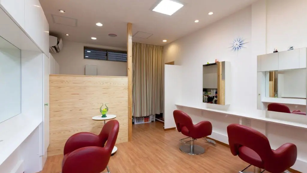 アトリエレオン店内